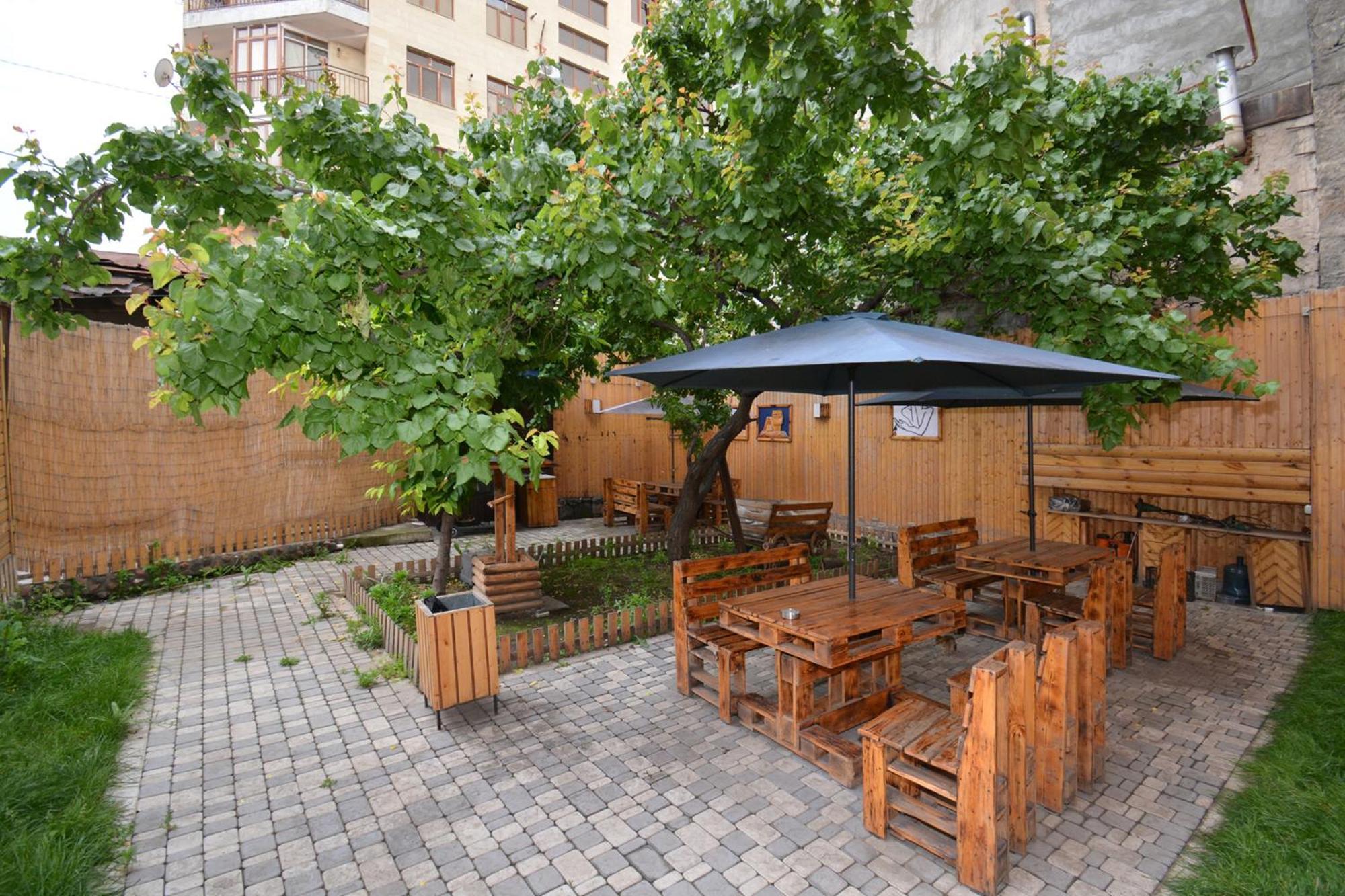 Hotel Partiez Erevan Exterior foto